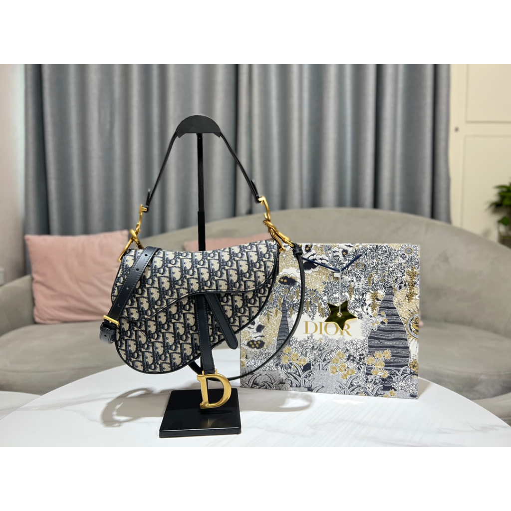 lznzccSaddle bag with shoulder strap M0058 shoulder bag messenger bag  Size: 25.5x20x6.5cm.